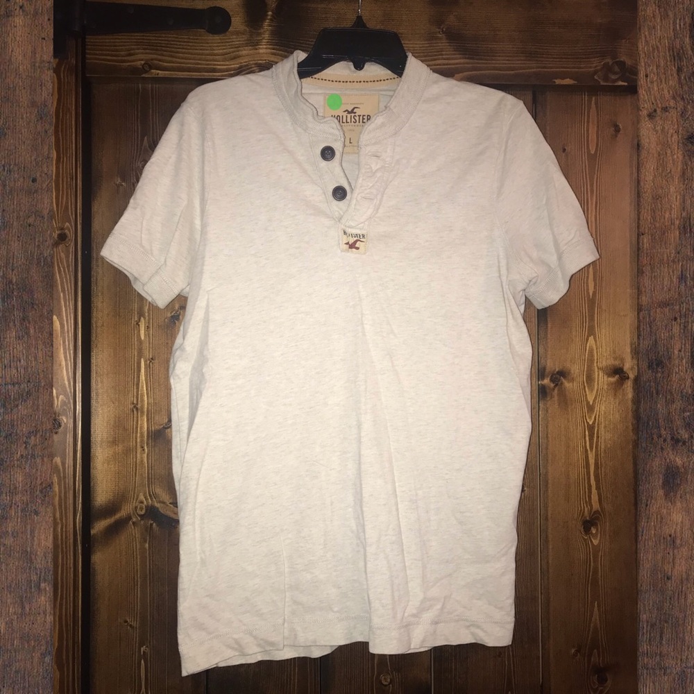 ❌SOLD❌ Men’s Hollister Tee